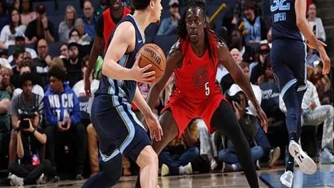 “曼联硬碰曼城！姆伯莫与齐尔克泽携手，B费与卡塞米罗领衔巅峰对决！”